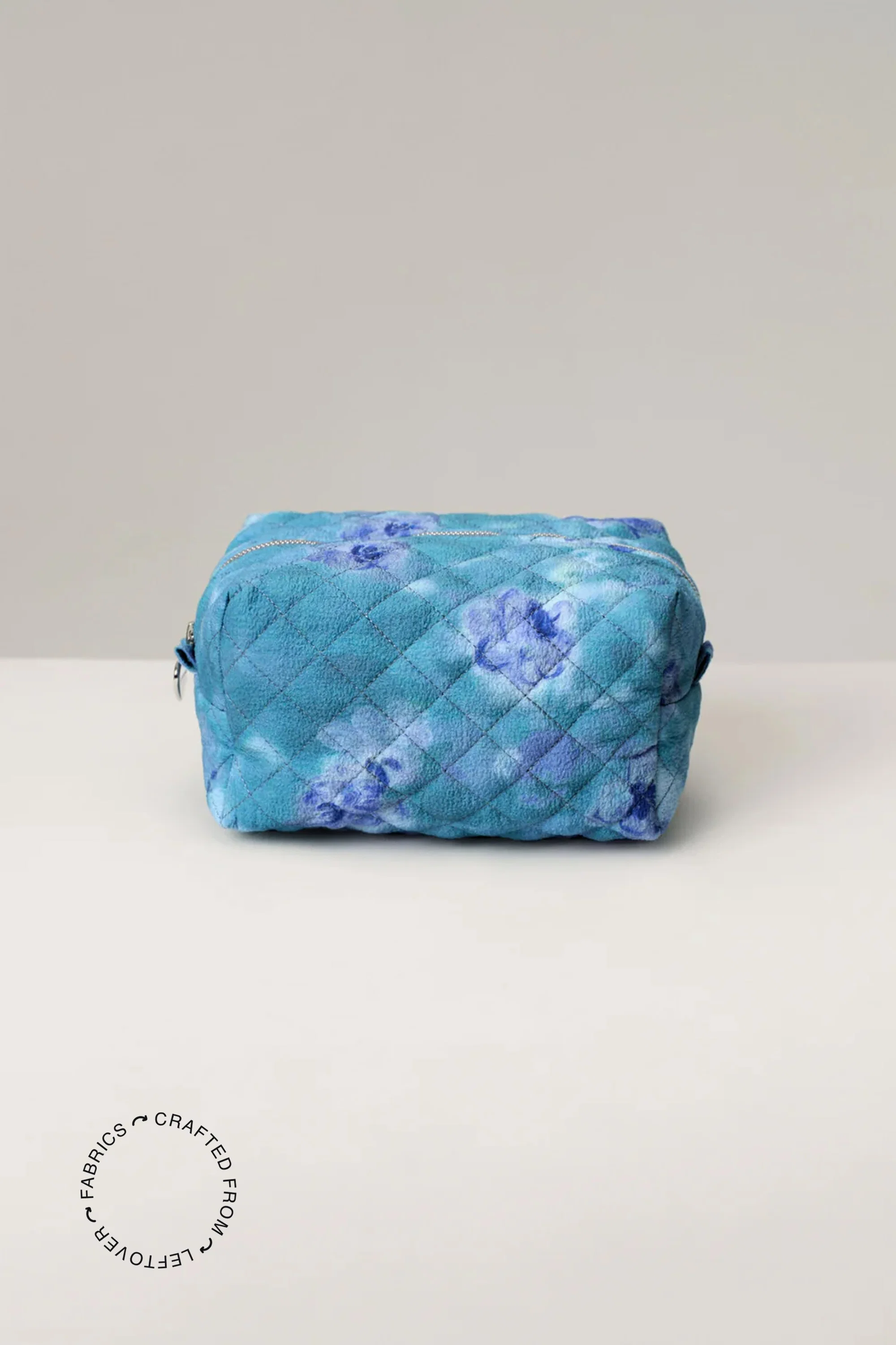 Aurora Medium Beauty Bag - Image 3