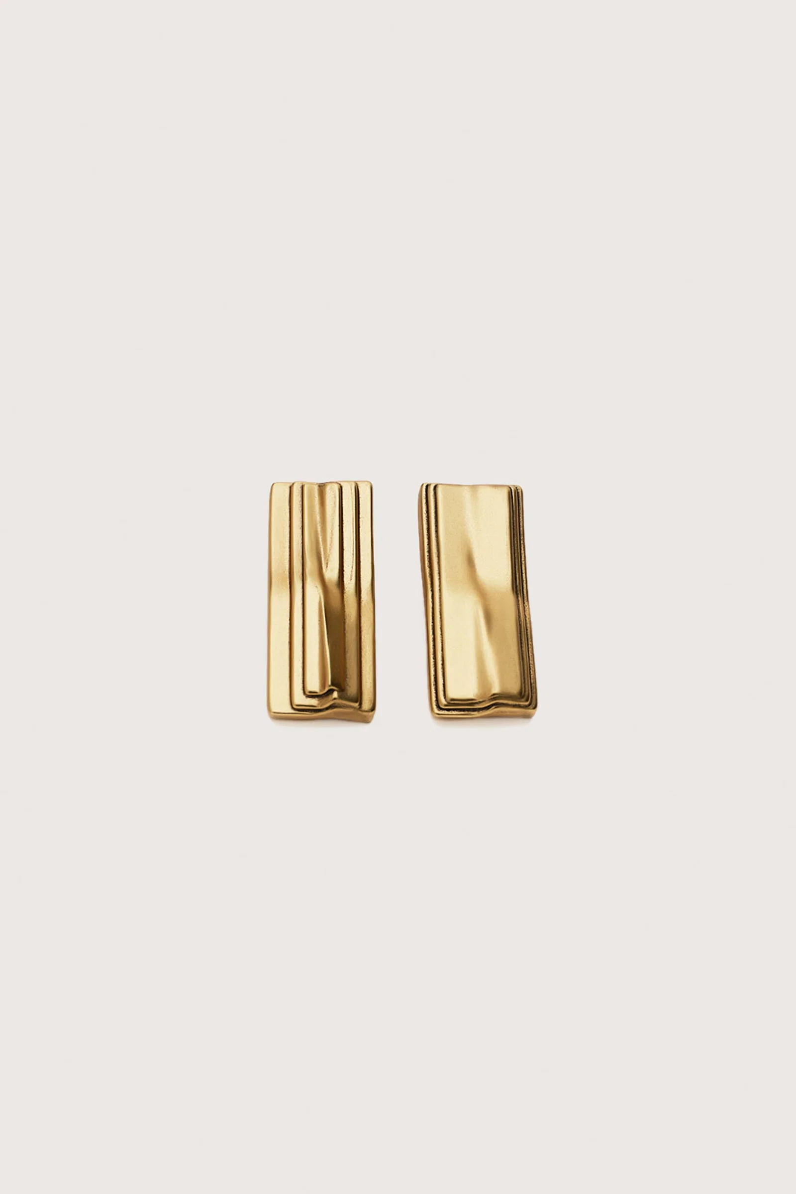 Drifted Lines Earring - Image 5