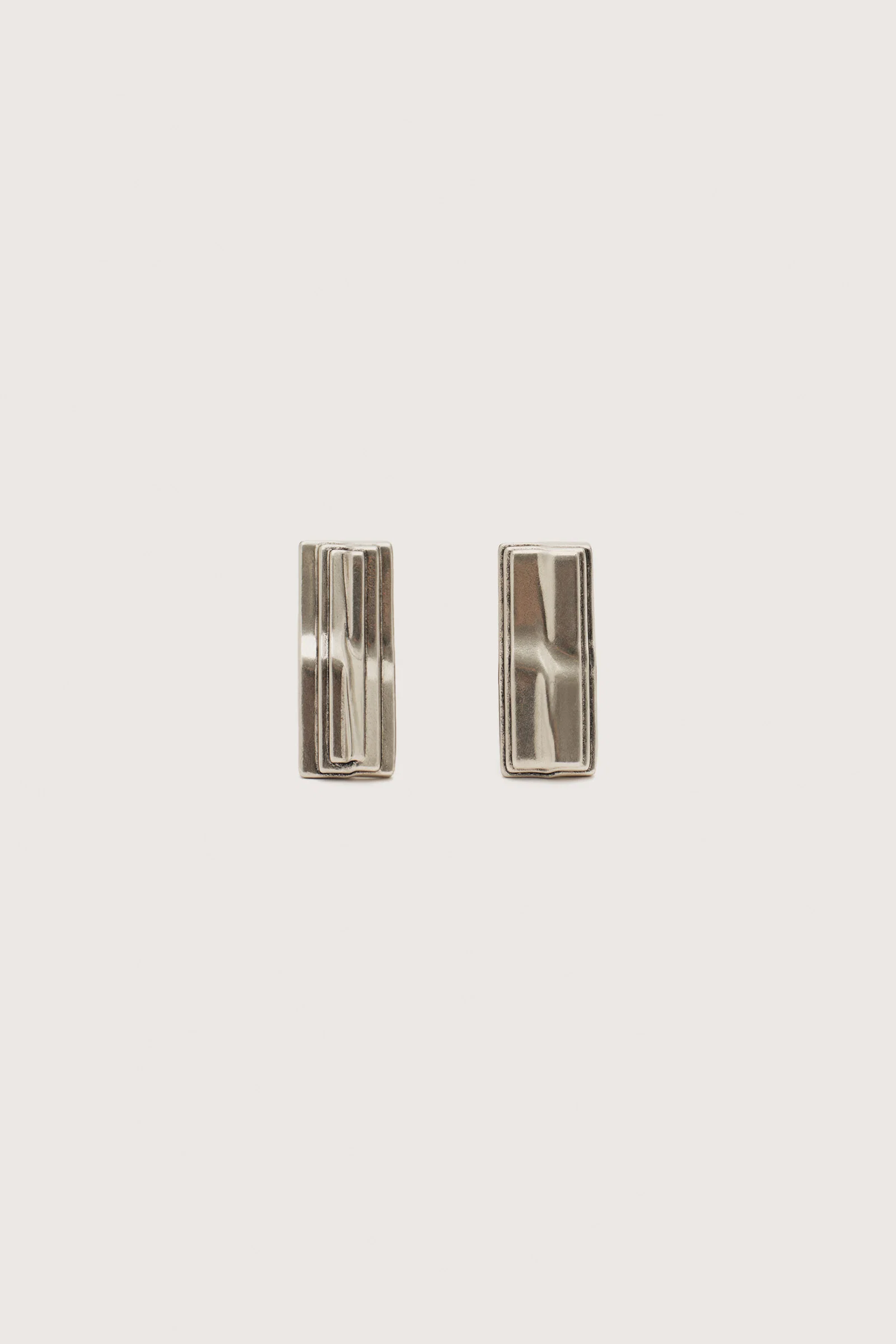 Drifted Lines Earring - Image 3